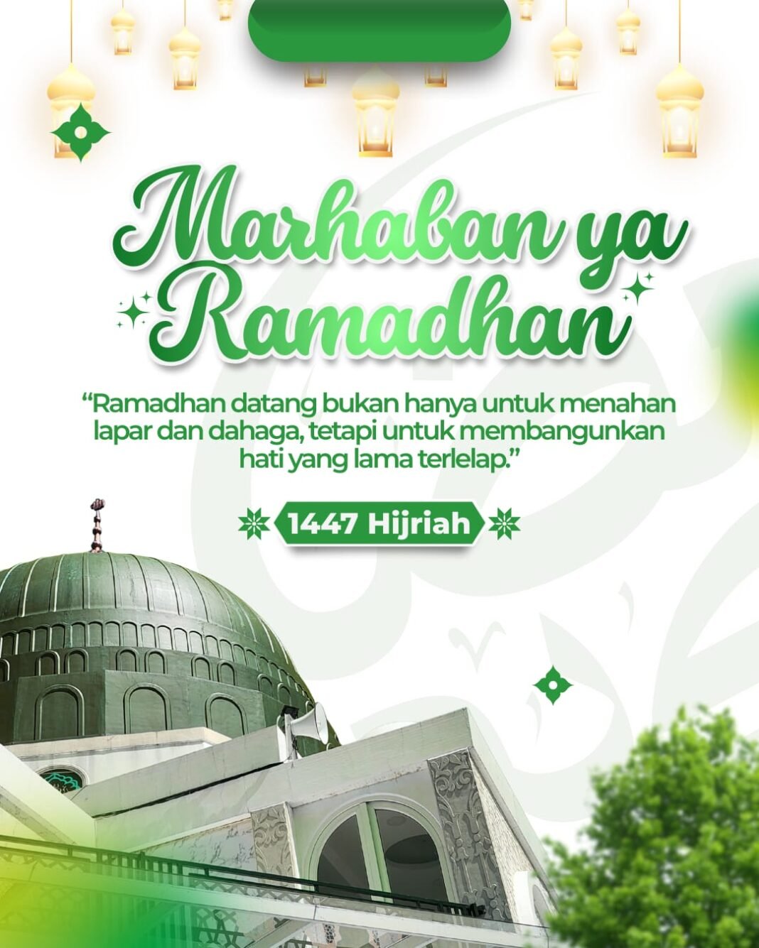 Makna Marhaban Ya Ramadan dengan ilustrasi masjid dan bulan sabit menyambut bulan suci